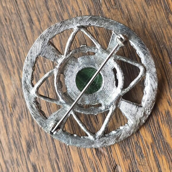 Vintage Thistle and Green Porphyry Glass Cabochon brooch, silvertone. - Picture 3 of 5